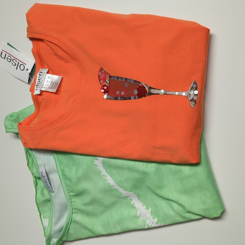 New Olsen T-shirt and EUC Lilicloth T-shirt Two for one.